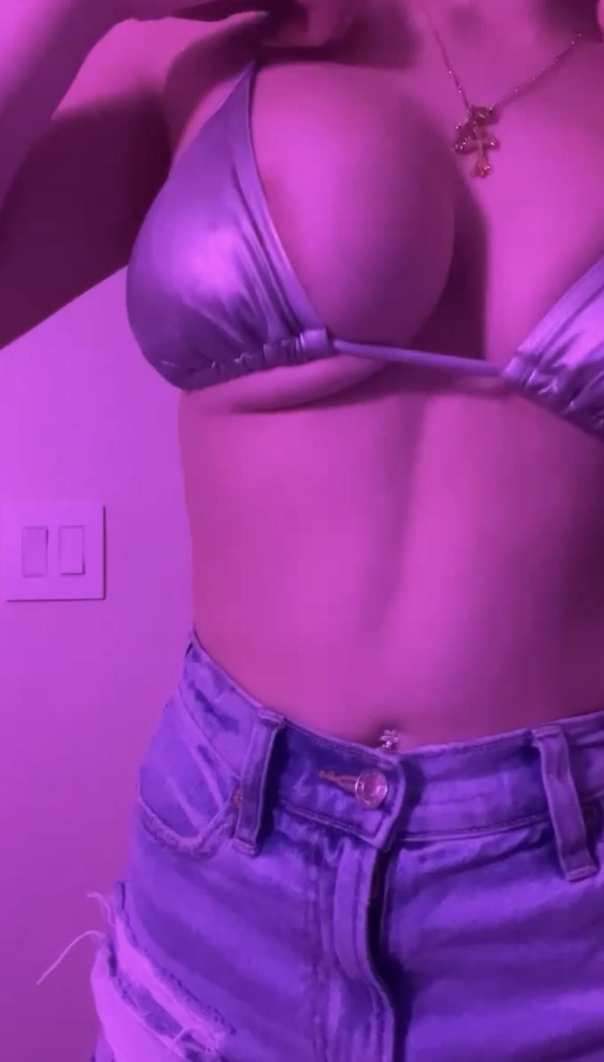Avaxreyess exclusive leaked nude post on ReelHub