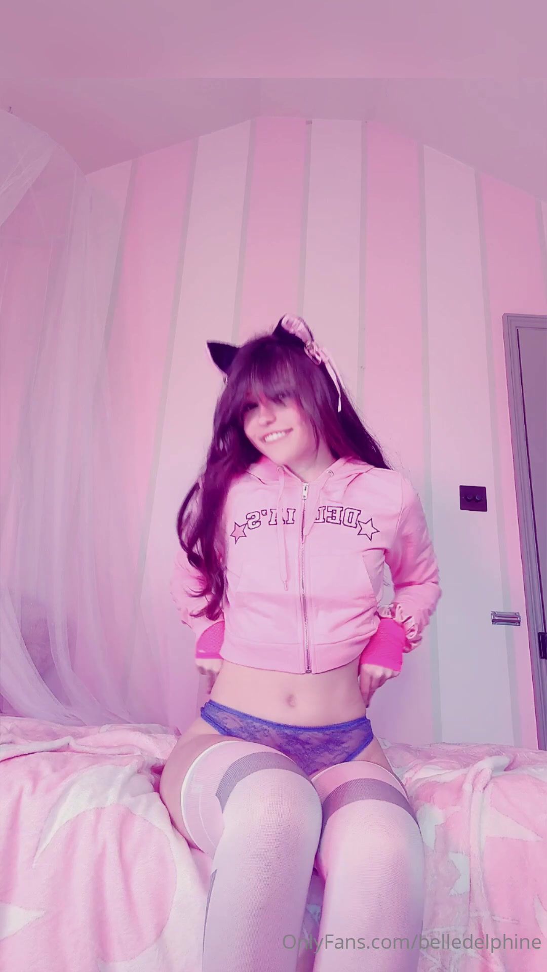 Belledelphine exclusive leaked nude post on ReelHub