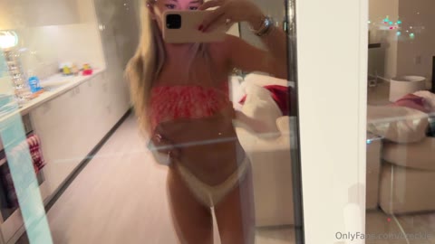 Breckiehil exclusive leaked nude post on ReelHub
