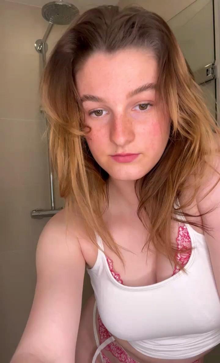 Carlyjane exclusive leaked nude post on ReelHub