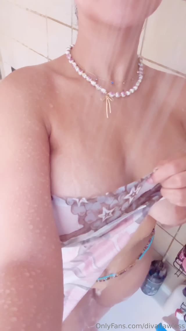 Divaflawless exclusive leaked nude post on ReelHub