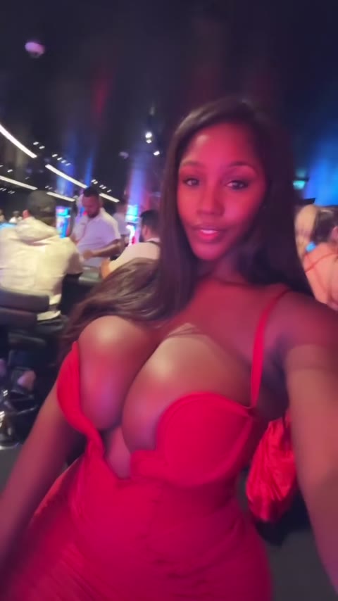 Ellietheempress exclusive leaked nude post on ReelHub
