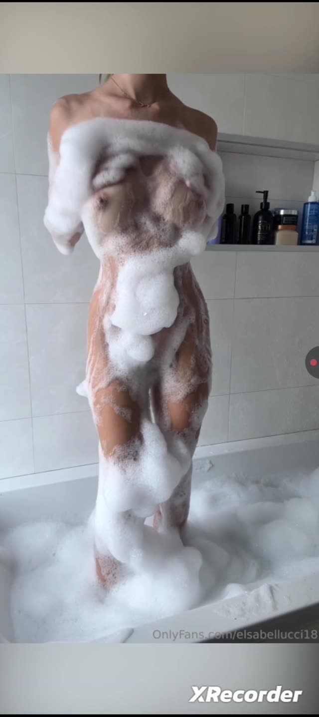 Elsabelluccii exclusive leaked nude post on ReelHub