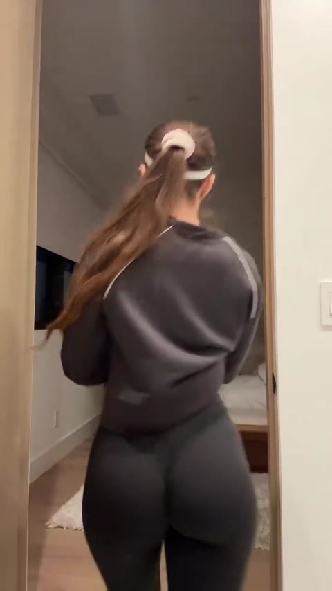 Emarb exclusive leaked nude post on ReelHub