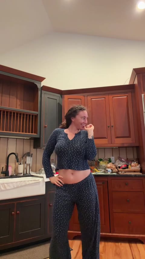Karlyetaylor leaked nude content