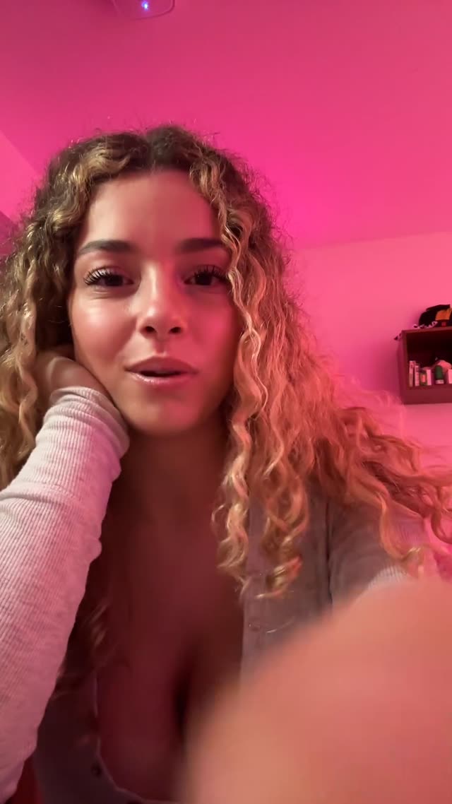 Kirapregiato exclusive leaked nude post on ReelHub
