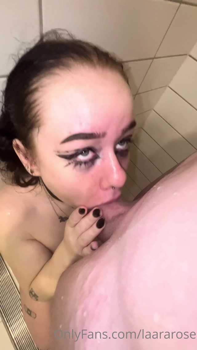 Laararosebackup leaked nude content