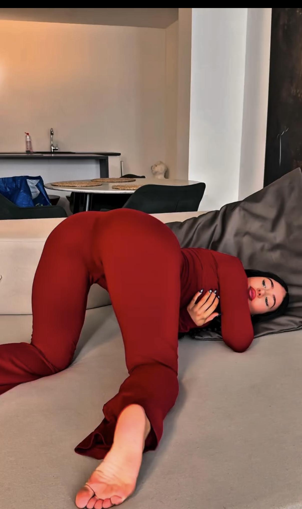 Lillyabellaa leaked nude content