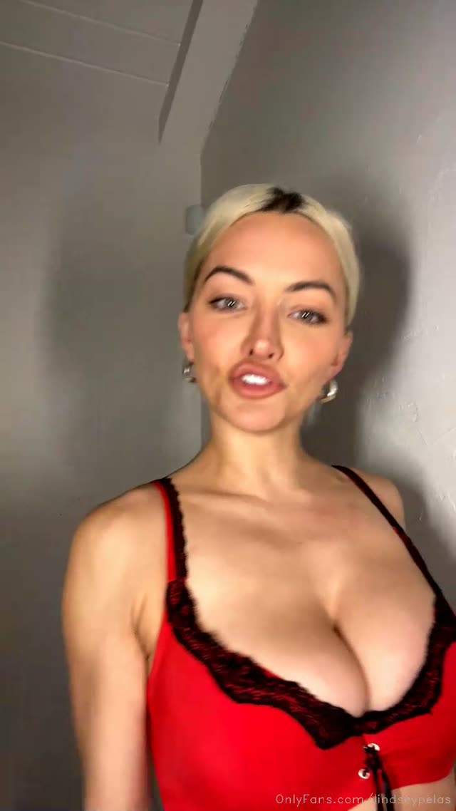 Lindseypelas leaked nude content