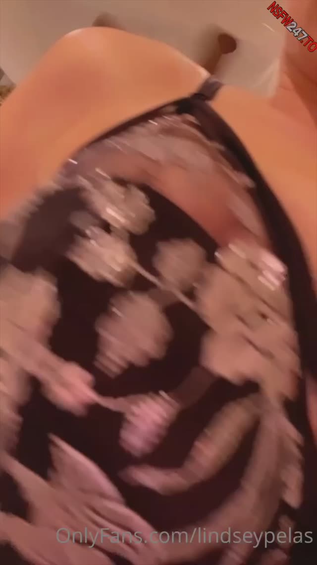 Lindseypelas exclusive leaked nude post on ReelHub