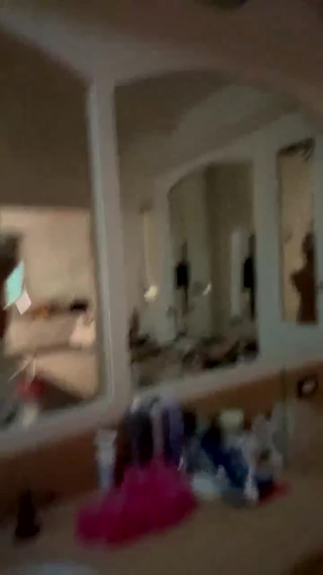 Lindseypelas exclusive leaked nude post on ReelHub