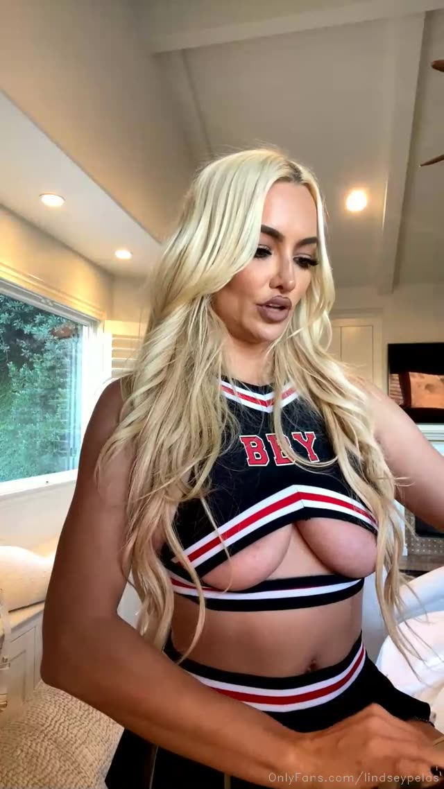 Lindseypelas exclusive leaked nude post on ReelHub
