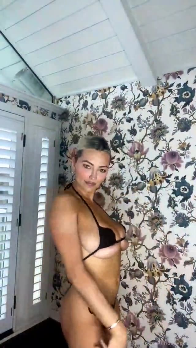 Lindseypelas exclusive leaked nude post on ReelHub