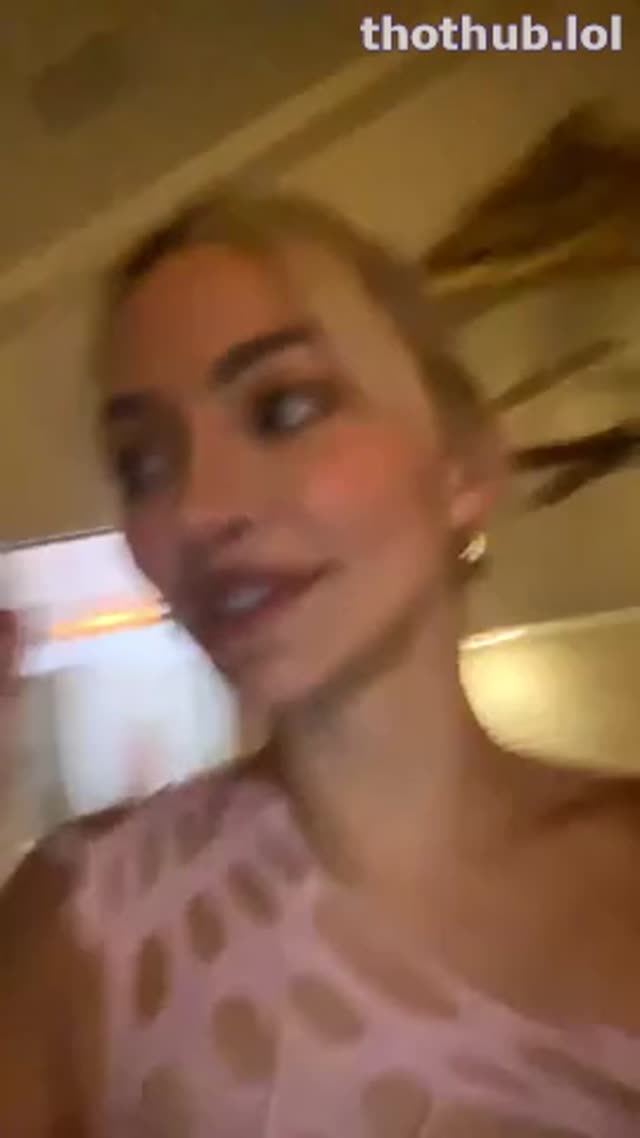 Lindseypelas exclusive leaked nude post on ReelHub