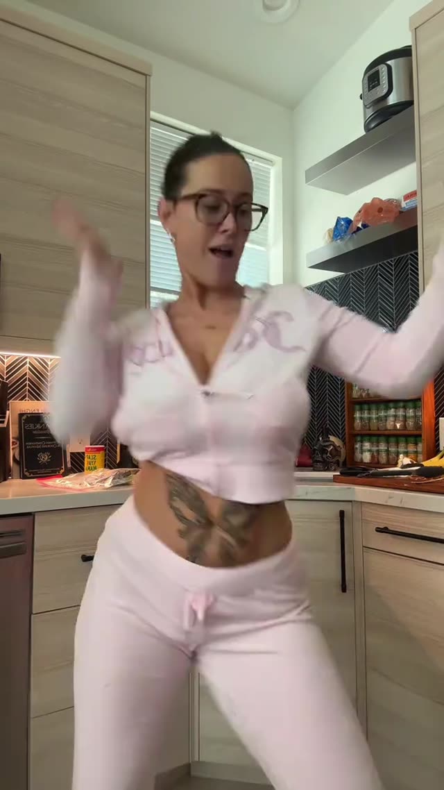Loganvalerie leaked nudes