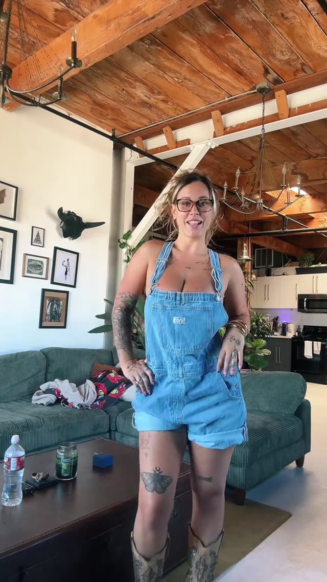 Loganvalerie exclusive leaked nude post on ReelHub