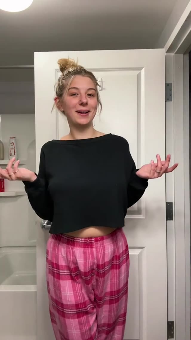 Lynntoria leaked nudes