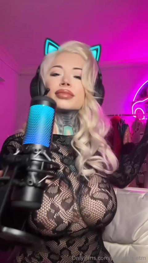 Pinuppixie leaked nudes