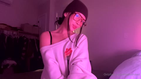Thisbicthdied leaked nudes