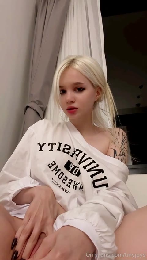 Tinyjoyakalilpipsy leaked nude content