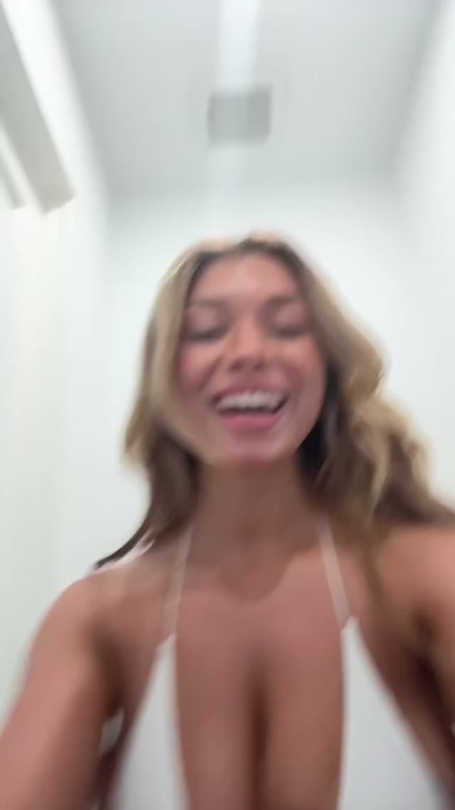Xxsarabrooks exclusive leaked nude post on ReelHub