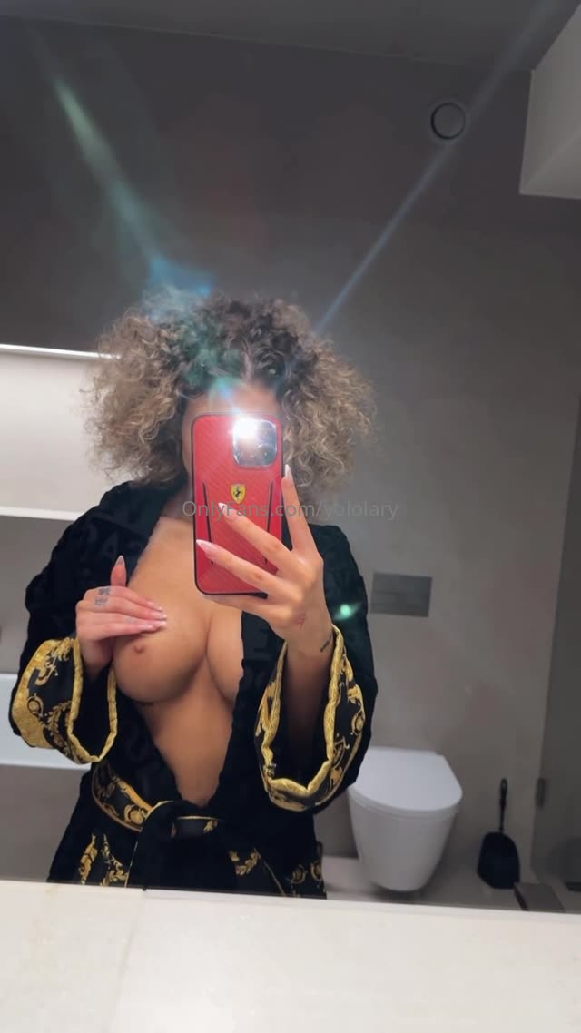 Yololaryy leaked nudes
