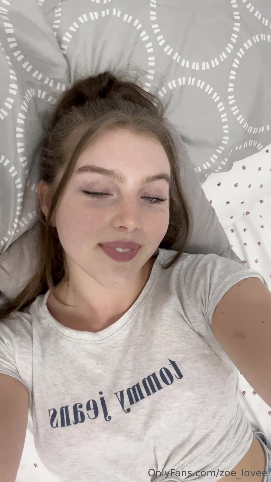 Zoealoneathome exclusive leaked nude post on ReelHub