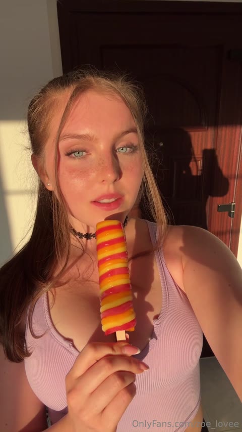 Zoealoneathome exclusive leaked nude post on ReelHub