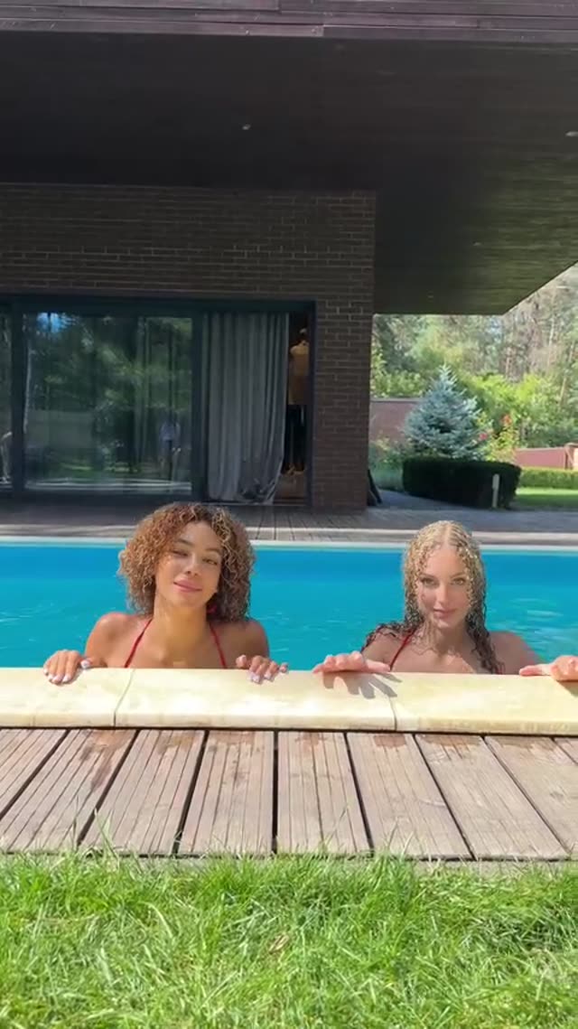 Zoeycurly exclusive leaked nude post on ReelHub