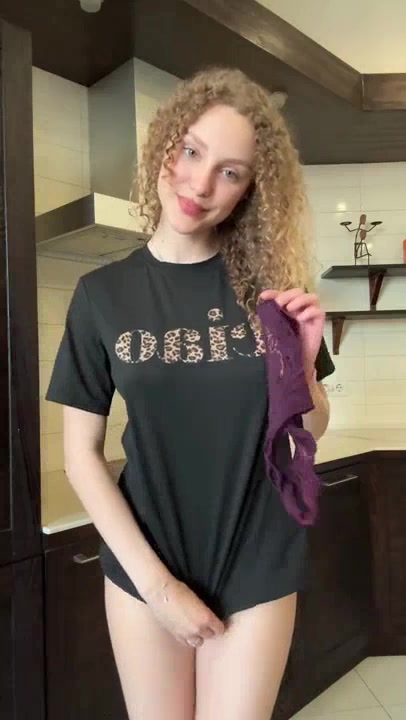 Zoeycurly exclusive leaked nude post on ReelHub