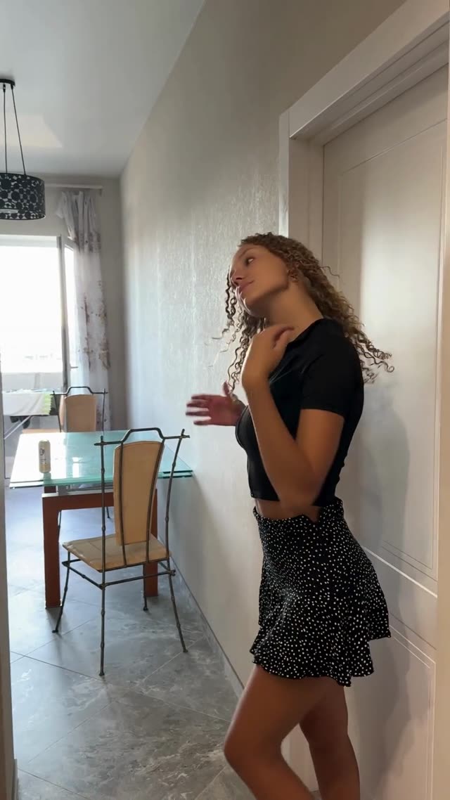 Zoeycurly exclusive leaked nude post on ReelHub